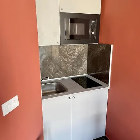 Le17 Furnished מלון 2*