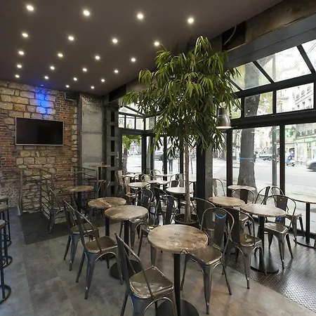 Le17 Furnished 2* פריז