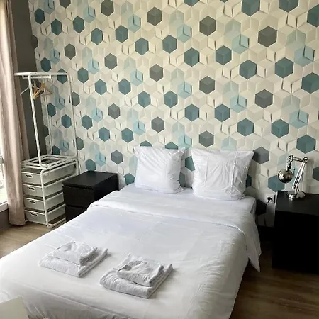 Hotel Le17 Furnished Paris