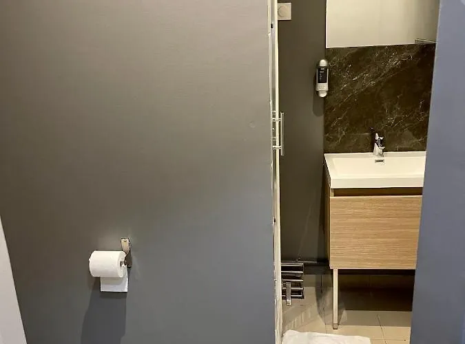 Hotell Le17 Furnished 2*