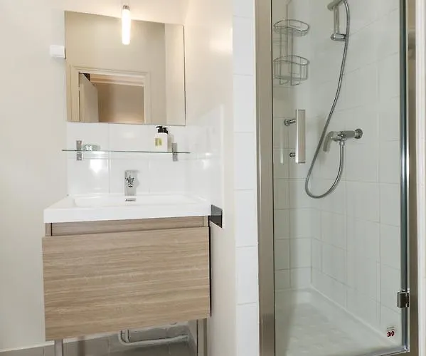 Le17 Furnished Hotell