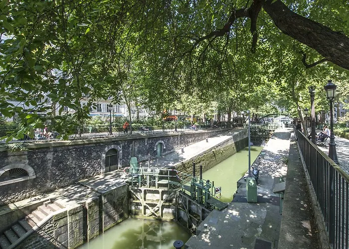 Hotell Le17 Furnished Paris