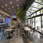 Le17 Furnished Szálloda