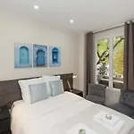 Szálloda Le17 Furnished Párizs